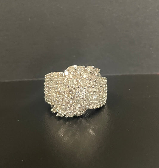 10 K White Gold - Wavy Cocktail Ring - 3 CTW Natural Diamonds